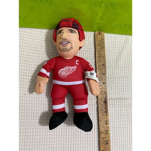 Bleacher Creatures Detroit Red Wings Hockey Steve Yzerman 10" Plush Figure - Picture 4 of 6